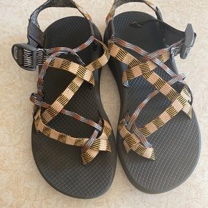 Size 8 women’s Chaco sandals